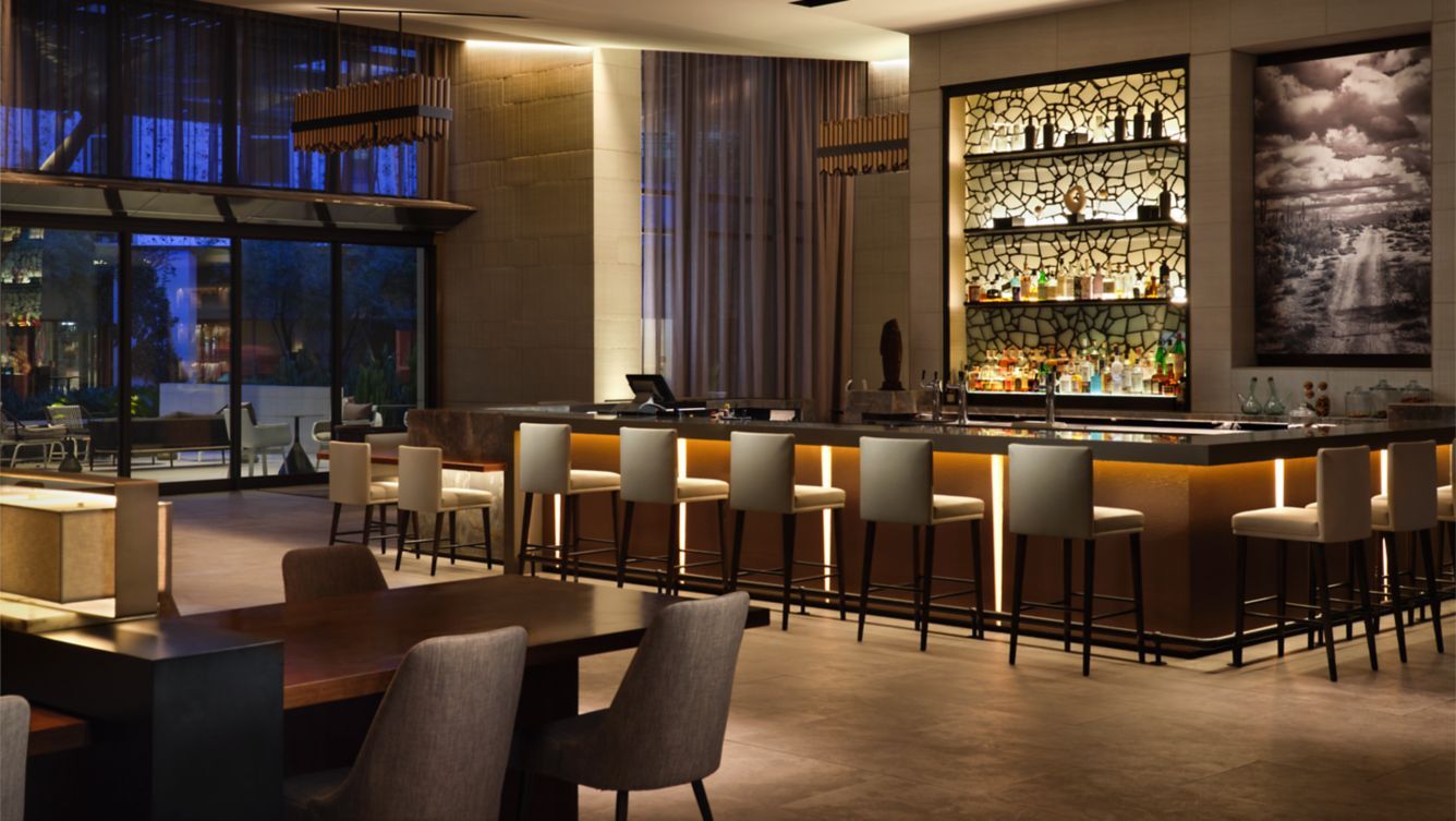 AC Hotel Phoenix Downtown bar
